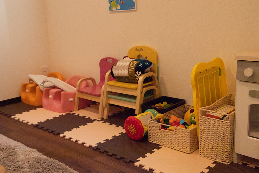 お子様用の椅子も用意しています