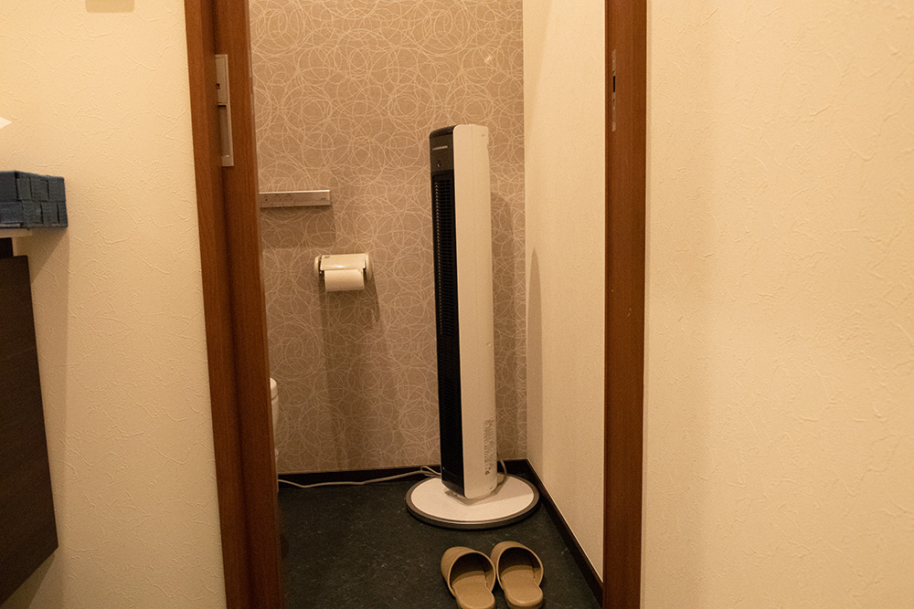 お手洗いにも空気清浄機を設置